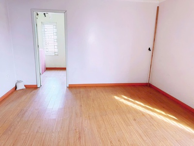 Cho thuê nhà mặt đường Lương Khánh Thiện , Ngô Quyền . Vị trí đẹp , kinh doanh hàng sạch sẽ ok 4