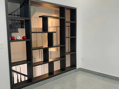 Bán căn nhà 3.5 tầng ngõ đường Hồng Quang, TP Hải Dương, 52.8m2, mt 4.32m, 4 ngủ, ngõ oto 3