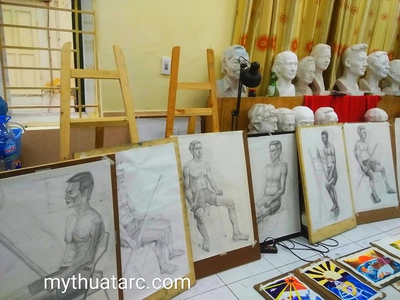 Lớp học vẽ luyện thi khối V khối H 1