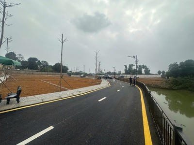 Em có rất nhiều lô đất mặt đường đồng trạng, xã cổ đông, sơn tây vew hồ tự nhiên cực đẹp 0