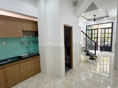 Nhà 3 tầng mới đường phạm hùng p.chánh hưng. giá 4,180 tỷ bớt lộc 3