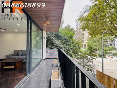 Bán khách sạn tây hồ 150mx 8t, mt 15m- dòng tiền gần 300tr/th 0