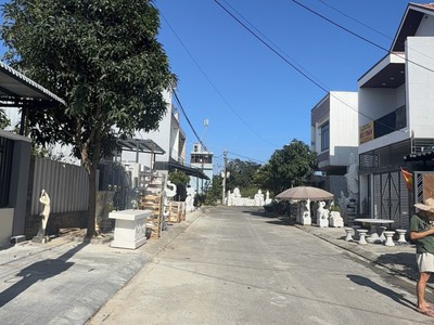 Chỉ 4.x  đ  - đất 100m - song song nguyễn thức đường   gần biển non nước, tân trà. 0