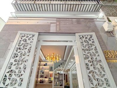 Nhà đẹp, giá rẻ, trung tâm quận 7   kế lotte mart   6,9 tỷ 0