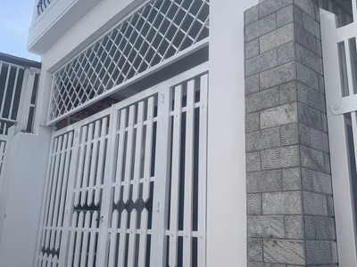 Bán 2 căn nhà 2 tầng hẻm nguyễn khuyến bắc nha trang 1