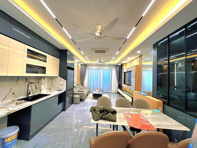 Vip phân lô phùng chí kiên 56m 7t nhỉnh 31 tỷ- thang máy-ngõ thông-ô tô vào nhà-full nội thất 0
