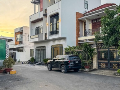 Nhà ngang 5.3m hiếm khu phước bình - dt lớn 95m2 - 4 phòng ngủ rộng 0