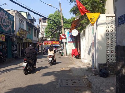 Bán nhà hxh hoàng hoa thám, phường 12, tân bình  4x12  hẻm 7m 2