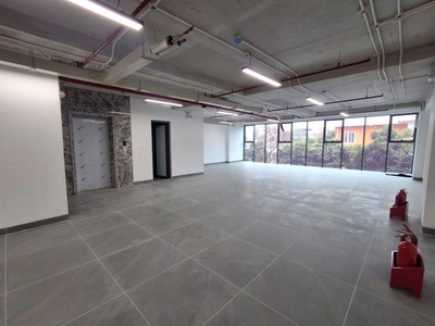 Bán tòa nhà văn phòng khu dt sài đông 120m2 x 8 tầng x 49.8 tỷ long biên. 2