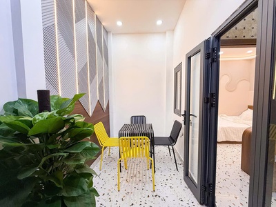 Nhà đẹp - mới ở ngay - chính chủ - phú nhuận - trần huy liệu - 4 tầng btct - 5pn lớn - có pn trệt - 4