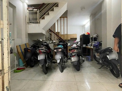 Giá: 5.7 tỷ còn tl -nhà 4 tầng 4 pn hẻm thông 20m ra mặt tiền nguyễn tiểu la quận 10 0