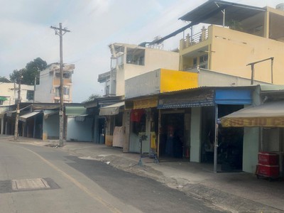 Bán nhà mặt tiền chợ vải phú thọ hoà  đường 16m có lề  dòng tiền 360tr 99m ngang 4.5  chỉ 18.x 2