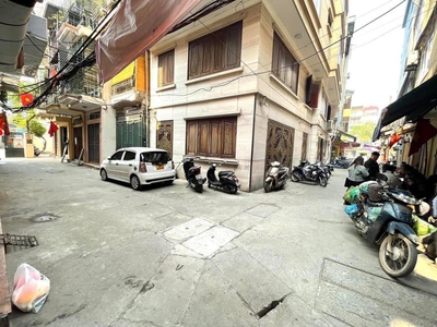 Ở ngay hiếm , bán nhà ba đình gần phan kế bính, ô tô chỉ 20 tỷ 0