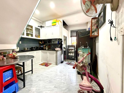 Nhà đẹp gần  chợ đầu mối   view công viên trước nhà 3pn sổ đẹp  chỉ 3.1 tỷ dọn vào ở ngay 2