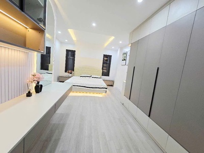 Tòa căn hộ dịch vụ hoàng quốc việt   doanh thu 230tr/tháng   không có căn thứ 2 2