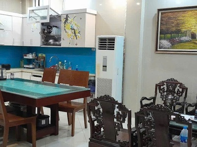 Bán nhà lĩnh nam ngay chợ sinh viên, gần các trường đại học dt 45m 3