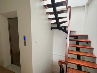 Hàng Hiếm  Chỉ 1 Căn Duy Nhất Mặt Hồ Ngọc Lâm: 48,2m2 xây 52,5m2, 8 tầng thang máy, full nội thất 2