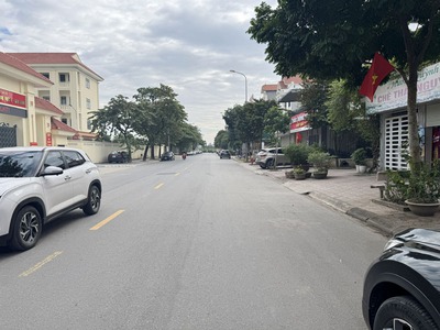 Bán Đất Mặt Phố Nguyễn Khiêm Ích Trâu Quỳ Gia Lâm: 140m2, MT 7m, Sổ Đỏ Chính Chủ 5