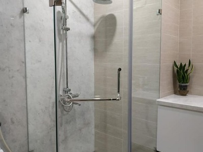 Mẫu phòng tắm kính cao cấp cửa lùa tiện lợi, chống bắn nước 0