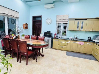 Biệt thự tuyến 2 Phạm Văn Đồng  khu Sao Đỏ  - 400m2 - ngang 20m - 3,5 tầng - giá 26 tỷ 1