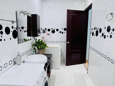 Biệt thự tuyến 2 Phạm Văn Đồng  khu Sao Đỏ  - 400m2 - ngang 20m - 3,5 tầng - giá 26 tỷ 3