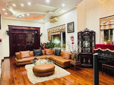 Biệt thự tuyến 2 Phạm Văn Đồng  khu Sao Đỏ  - 400m2 - ngang 20m - 3,5 tầng - giá 26 tỷ 5