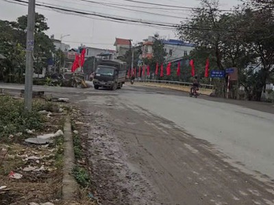 Nhà mặt phố Vân Đình, DT 175m2 - Phù hợp làm siêu thị mini, nhà hàng, quán ăn, cửa hàng 0