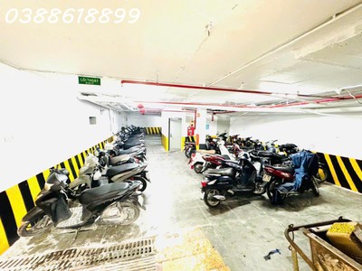 Bán toà chdv võ chí công 180mx9t, mt8m  garage ô tô   dòng tiền 400 tr/th 0