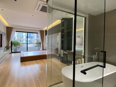 Bán nhà bát khối   long biên - 7 tầng   gara 2 ô tô   nhà đẹp ở ngay 2