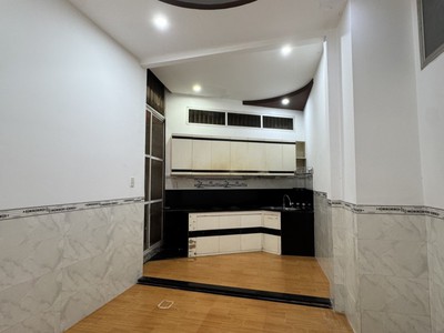 Bán nhà hẻm đường số 9, trường thọ,thủ đức, tp hcm. dt 80m2, cấp 4, shr . giá 5,05 tỷ. 0