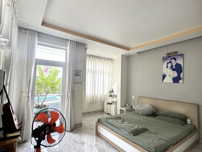 Bán nhà trường thọ tp thủ đức   lô góc 2 mặt tiền hiếm   131m    gần metro, chợ thủ đức   16 tỷ 4