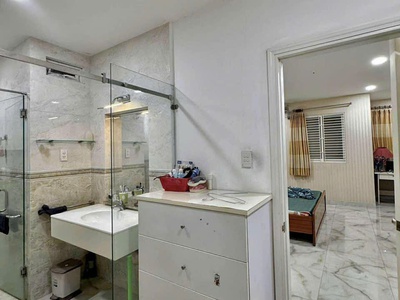 Chính chủ - gấp bán - nguyễn trung trực - bình thạnh - 3 tầng btct - 4pn lớn - sân rộng - siêu hiếm 0