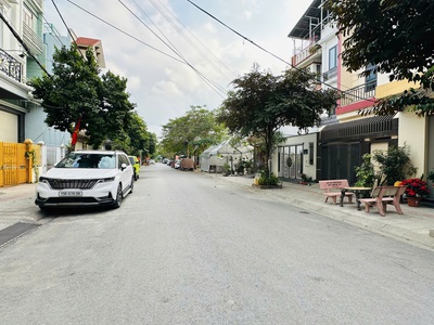 Nhà trục chính khu phân lô 15 Khúc Thừa Dụ - 90m2 - mặt tiền 4,5m - 2 tầng - giá cực tốt 5,6 tỷ 6