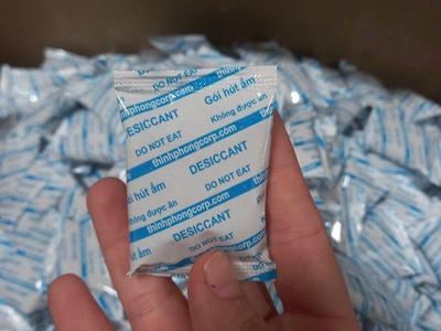 Đóng gói kín mà đồ ăn vặt vẫn mất độ giòn  Dùng gói hút ẩm Thịnh Phong 1