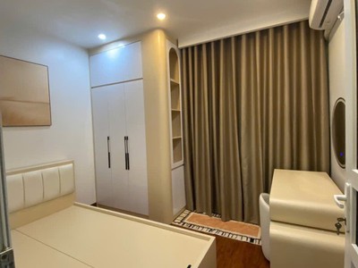 Bồ đề   trung tâm   nhà 5 tầng mới đẹp   full nội thất   10.8 tỷ 2