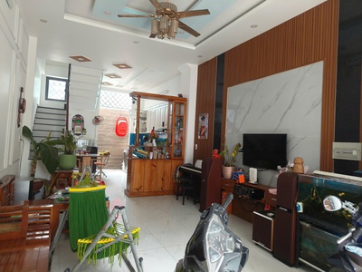 Bán nhà 3 tầng liên phường phú hữu quận 9 - 50m2 - xe hơi vào nhà - cận cao tốc 3