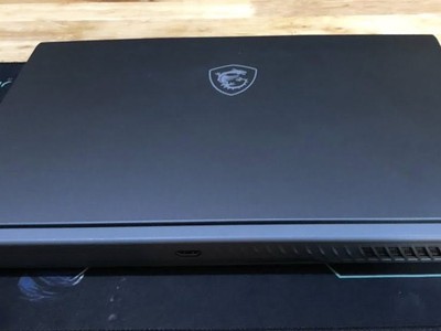 Laptop MSI Thin 15 Core i7-13620H RAM 16GB SSD 512GB 2 VGA Rời RTX 3050 Full HD Máy Đẹp 1