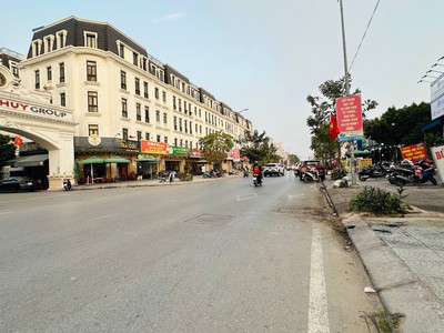 Mặt tiền đường Máng Nước  đối diện Hoàng Huy  - 195m2 - MT 10m - đang cho thuê - giá 30,x tỷ 1