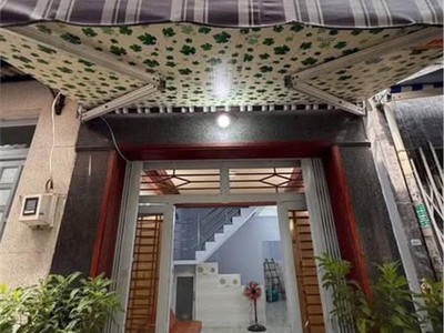 Nhà đường lạc long quân phường 3 quận 11 cũ . cách mặt tiền  50m . 1