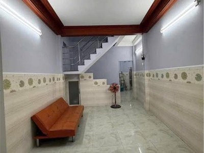 Nhà đường lạc long quân phường 3 quận 11 cũ . cách mặt tiền  50m . 2