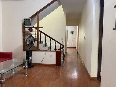 Chính chủ cho thuê nhà liền kề 3 tầng tại ngõ 447 ngọc lâm , long biên 0