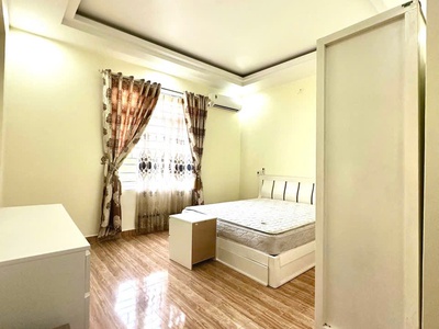 Cho thuê nhà khu phân lô Văn Cao, DT: 70m2, 4 p.ngủ full đồ. 4