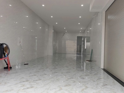 Bán nhà phố mặt tiền trung tâm chợ xã tân trụ giá chỉ 4 tỷ 3