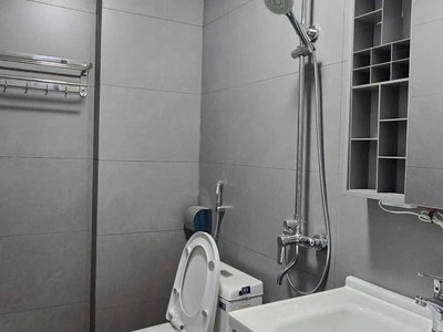Bán 2 căn nhà 4 tầng ngõ 218 Nguyễn Hữu Cầu, ph Ngọc Châu, TP HD, 45m2 62m2, 4 ngủ 5