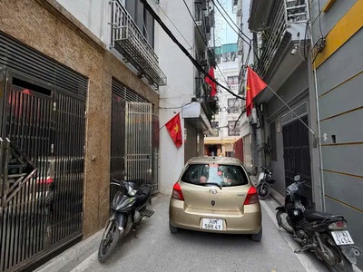 Nhà đẹp phố đức giang  dt 30m - mt 3,5m  phân lô ngõ thông ô tô  chỉ 7x t.ỷ 0