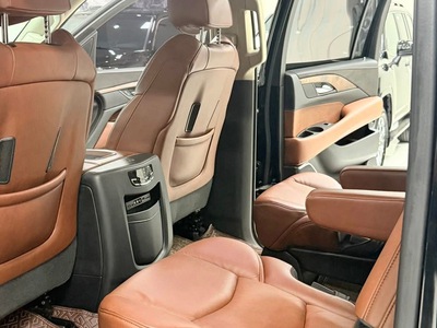 Bán CADILLAC ESCALADE 6.2 Platinum sản xuất 2016. 6