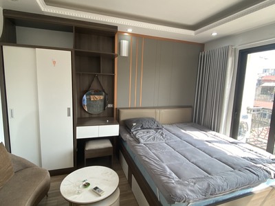 Cho thuê căn hộ dịch vụ full đồ tại Ngõ 193 Trích Sài. Ban công View hồ cực thoáng. Chỉ 7tr 3