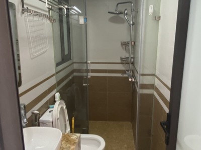 Cho thuê căn hộ dịch vụ full đồ tại Ngõ 193 Trích Sài. Ban công View hồ cực thoáng. Chỉ 7tr 5