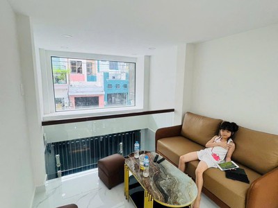 Xíu 10 tỷ nhà mới k,eeng mặt tiền ngay nhật tảo nguyễn tri phương 4tầng st 5pn 4