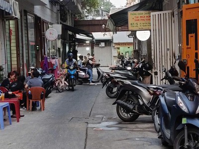 Em bán trước tết nhỉnh 15tỷ, 2 mặt tiền 4tầng ngang bự 5.2m lô góc trần phú giáp q1 2